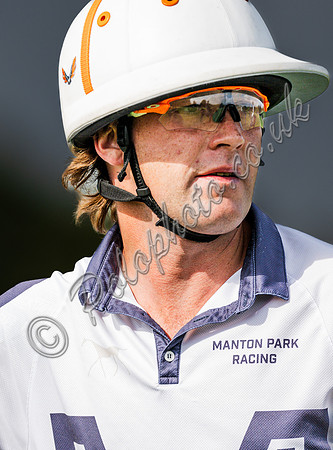 Polo action and presentation of the Syreford Plate NPM subsidiary at Cirencester Park