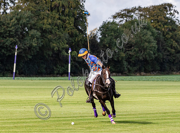 Polo action, Sue Cudmore Associates subsidiary semi final, Cirencester Park