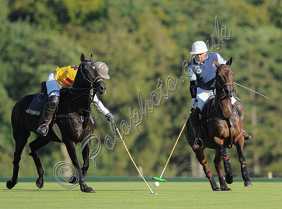 polo action between Noon Giraffe and Claremount