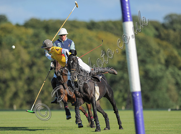 polo action between Noon Giraffe and Claremount