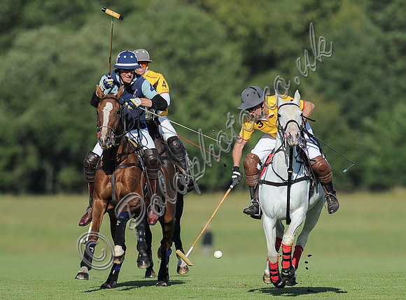 polo action between Noon Giraffe and Claremount
