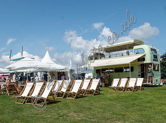 Atmosphere, trade stands and sponsors