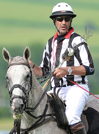 Umpire Julian Appleby