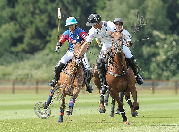 Warwickshire Cup polo action HB Polo Team and La Indiana
