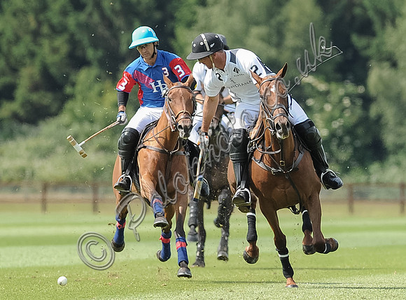 Warwickshire Cup polo action HB Polo Team and La Indiana
