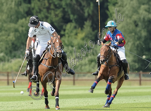 Warwickshire Cup polo action HB Polo Team and La Indiana