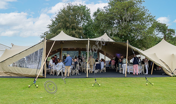 Luncheon guests of the sponsors in the Glion marquee.