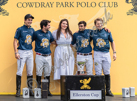 Presentation of the Ellerston Cup to winning team