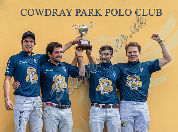 Presentation of the Ellerston Cup to winning team