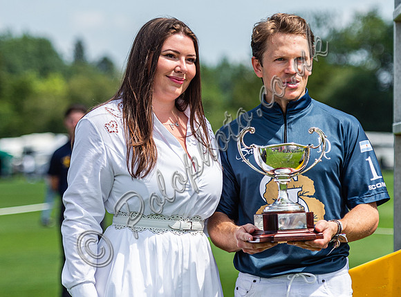 Presentation of the Ellerston Cup to winning team